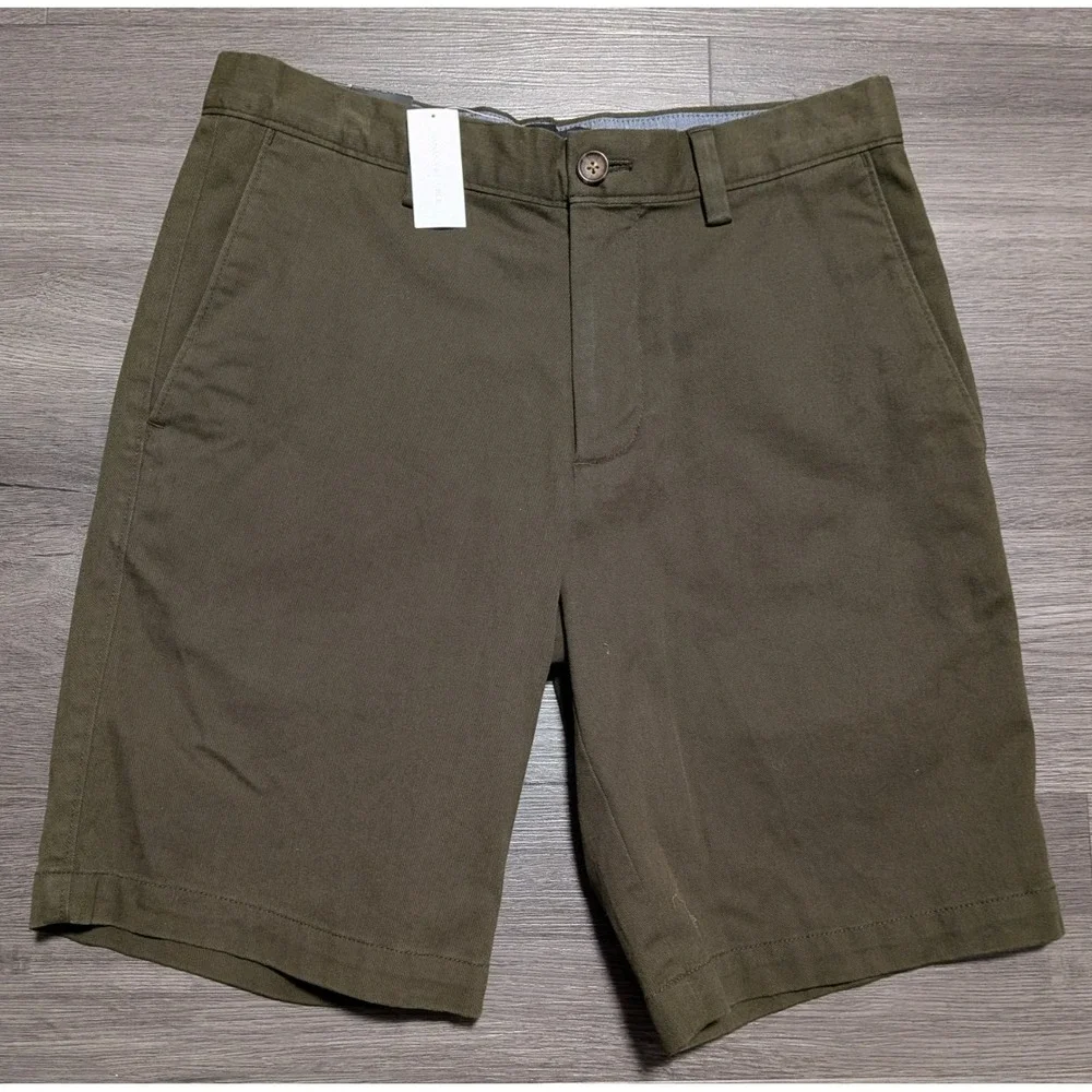 NWT Banana Republic Men's Olive Green Flat Front Stretch Aiden Short‎ Size 29x10